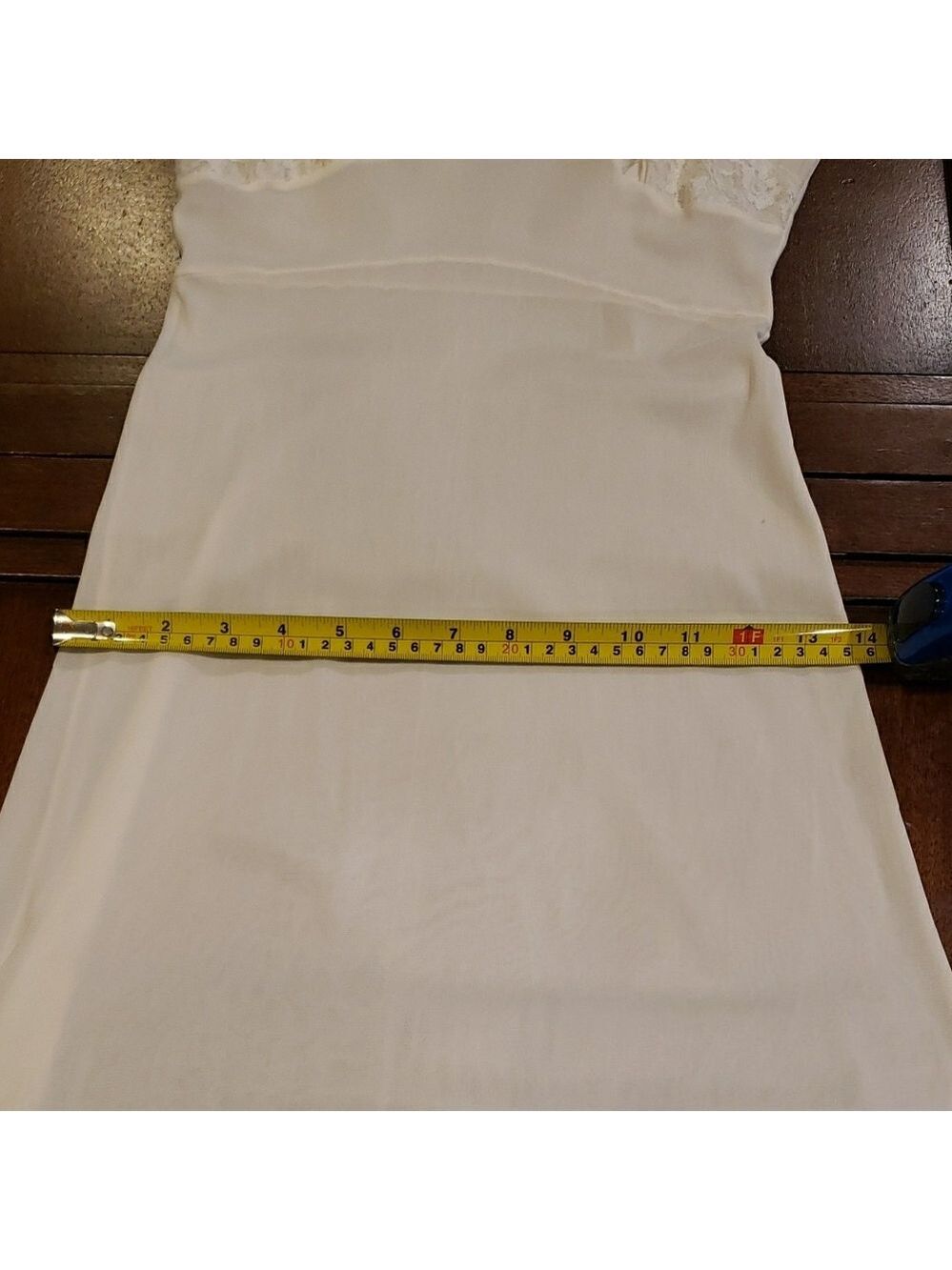 Elegant Vintage Cream/White Lace Slip - Picture 10 of 13